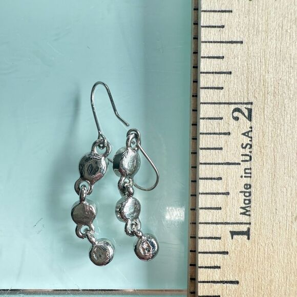 Pair of Sparkling Rhinestones Dangle Drop Earrings good quality costume - Picture 3 of 7